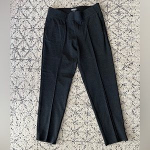 Kirkland medium black ponte pants with pockets. Never worn. Like new.